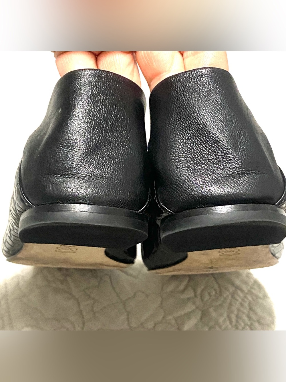 Tory Burch Black Croc-Embossed Leather charm  Loafers - Picture 9 of 11